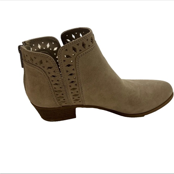 INDIGO RD Cadelen Taupe Perforated Fabric Block Heel Ankle Boots Zip NIB Sz 8 M - Picture 3 of 16